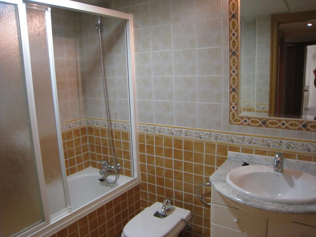 Apartamentos Torreon Del Mar Benalmadena Room photo